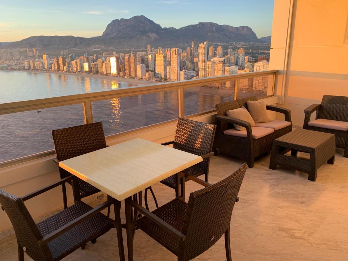Apartamentos Benivistas Benidorm Bagian luar foto
