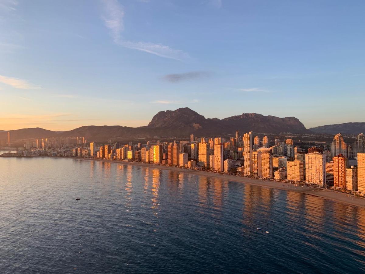 Apartamentos Benivistas Benidorm Bagian luar foto