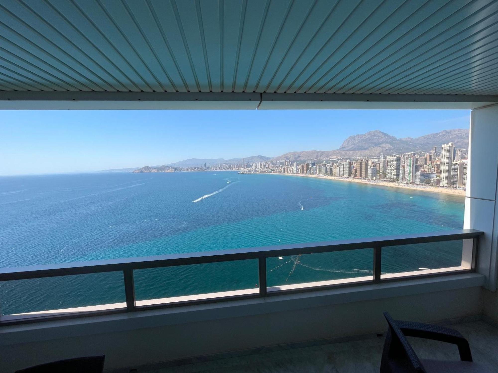 Apartamentos Benivistas Benidorm Bagian luar foto