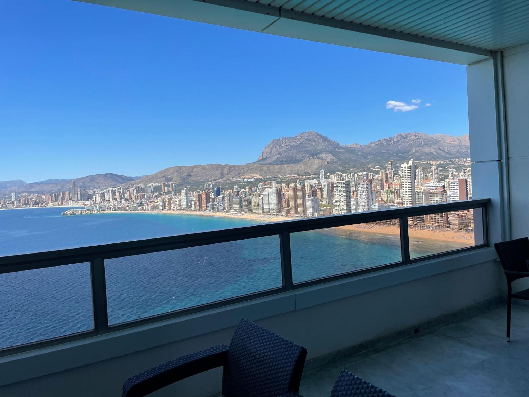 Apartamentos Benivistas Benidorm Bagian luar foto