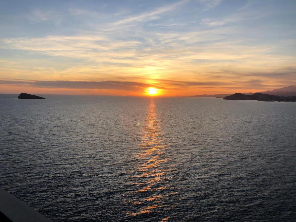 Apartamentos Benivistas Benidorm Bagian luar foto